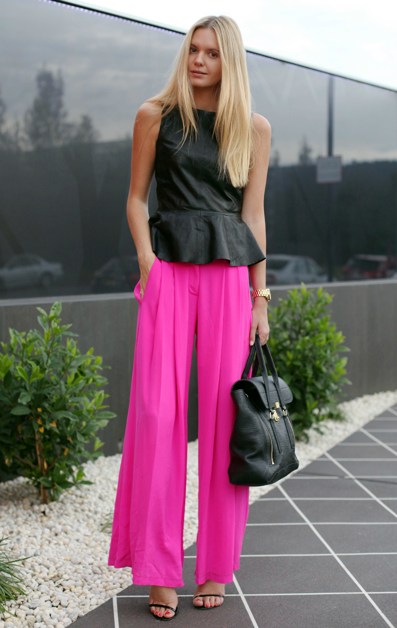 la-modella-mafia-Models-Off-Duty-street-style-Spring-2012-Neon-hot-pink-pants1